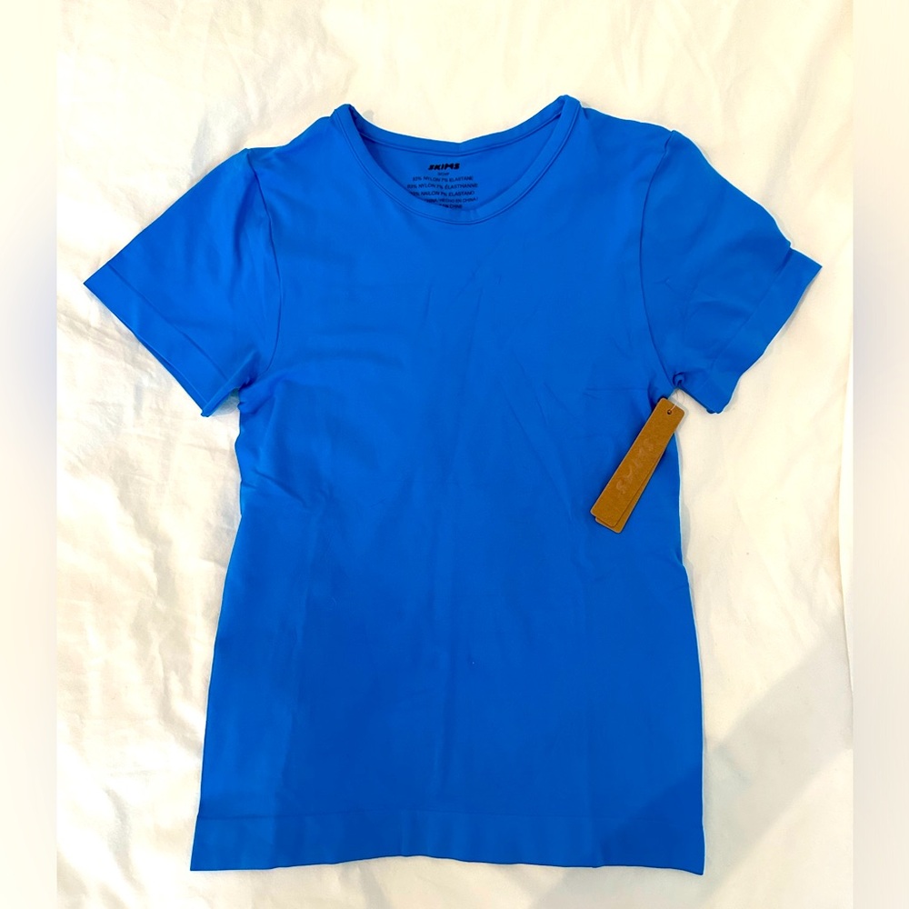 SKIMS Smoothing tshirt in azul size S